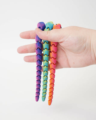 Articulated Long Worm Fidget Toy: Mixed colors