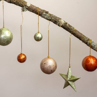 X-Mas Ball Cap Dots W.gold 6 cm: Celadon
