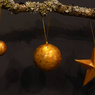 X-Mas Ball Cap Dots W.gold 6 cm: Magenta