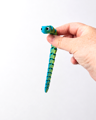Articulated Long Worm Fidget Toy: Mixed colors